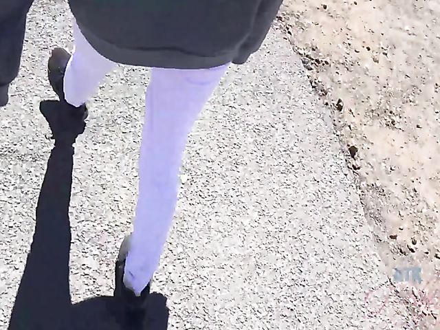 Teen bikini girl Kate Bloom diving and showing her twat in the car