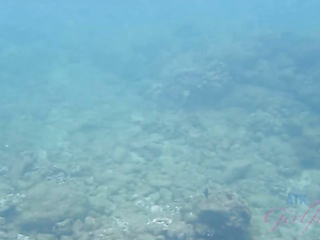 Teen bikini girl Kate Bloom diving and showing her twat in the car