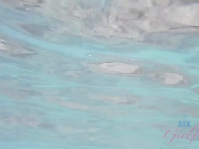 Teen bikini girl Kate Bloom diving and showing her twat in the car