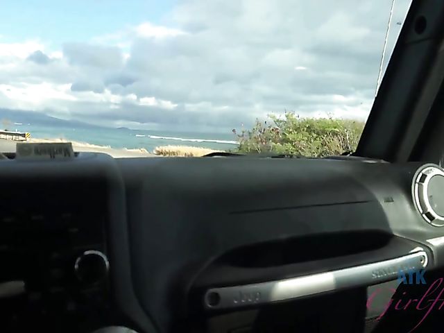 Teen bikini girl Kate Bloom diving and showing her twat in the car