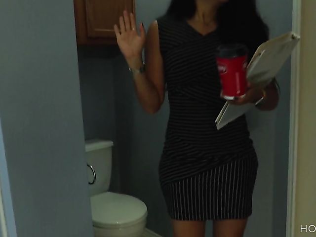 Squirt orgasm and doggystyle creampie with a smoking hot realtor