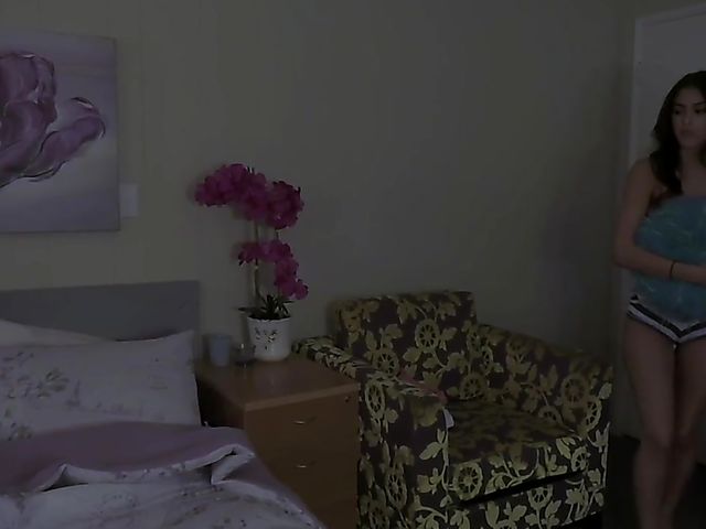 Sophia Leone and lovely mom Angelina Diamanti have lesbian sex in the night  