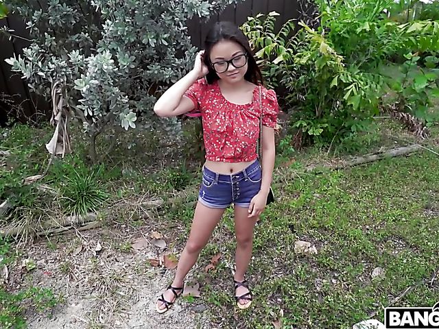 Facial in a van for petite Chinese teen Lulu Chu