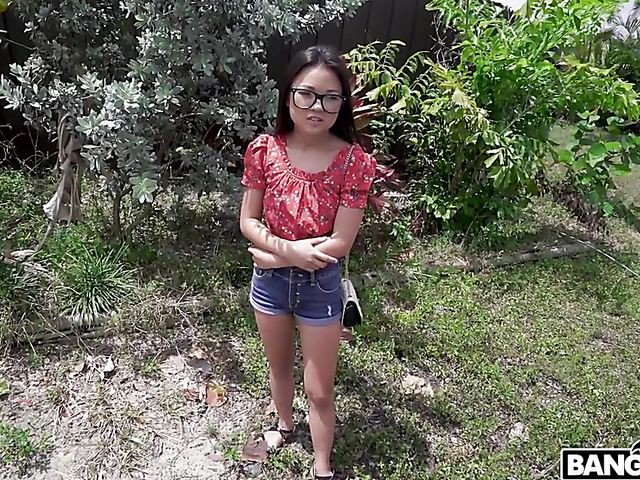 Facial in a van for petite Chinese teen Lulu Chu