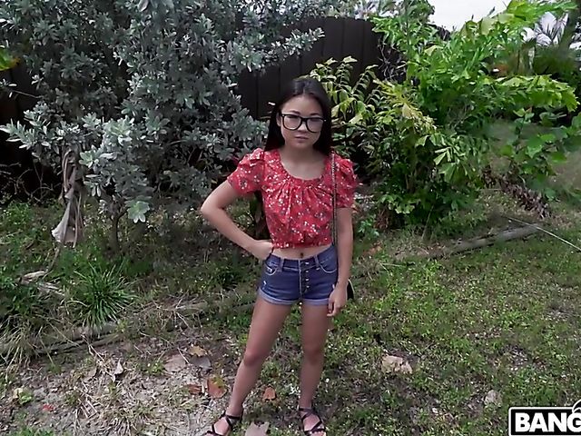 Facial in a van for petite Chinese teen Lulu Chu