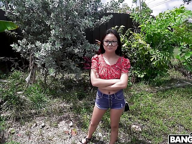 Facial in a van for petite Chinese teen Lulu Chu