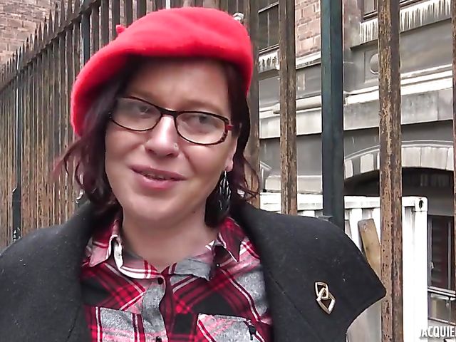 Beatrice - 40-year-old French MILF anal in black leather boots