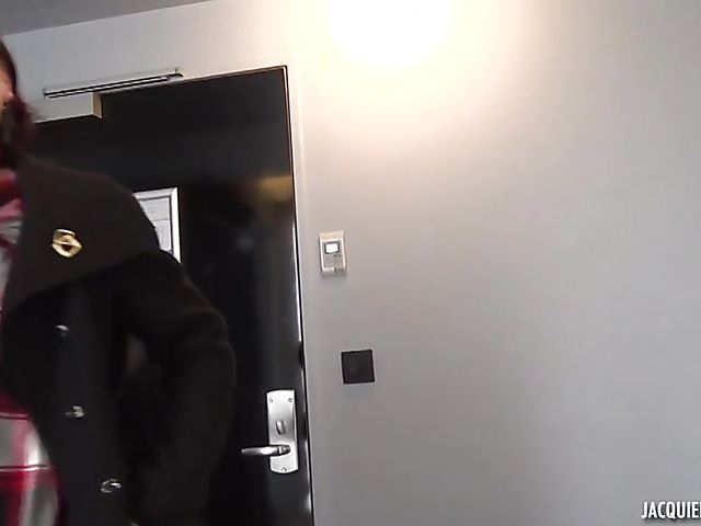 Beatrice - 40-year-old French MILF anal in black leather boots