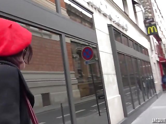 Beatrice - 40-year-old French MILF anal in black leather boots