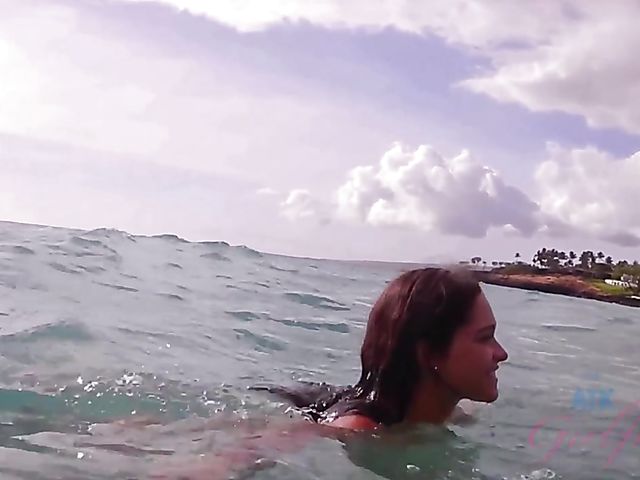 Beachside holidays with teen bikini girlfriend Zoe Bloom