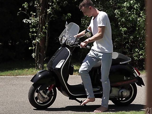 Morning yoga and beautiful anal with long-haired facial lover Mary Rock