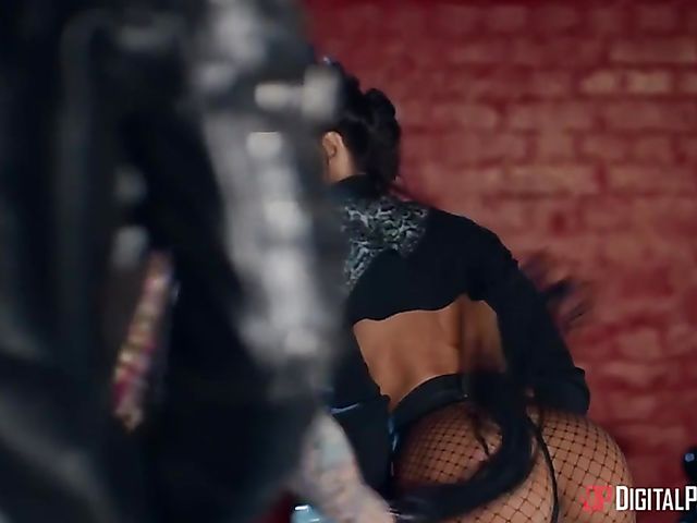 Kinky Monique Alexander and Madison Ivy threesome with Danny D 