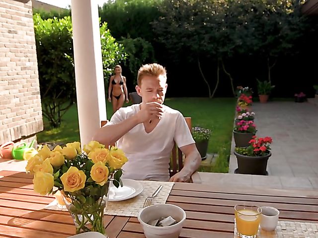 Marilyn Crystal - Bikini teen blowjob in the garden after breakfast 