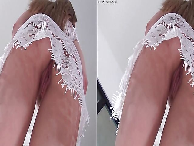 Daisy Stone's spread pussy in 3D virtual reality