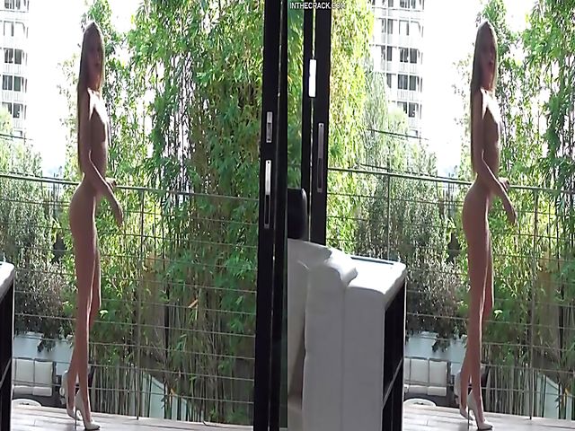 Daisy Stone's spread pussy in 3D virtual reality