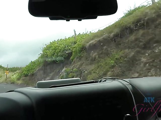 POV outdoor quickie with his bikini girlfriend Chloe Temple