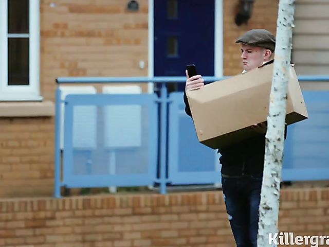 Big tits MILF slut Michelle Thorne anal fucked by a delivery boy