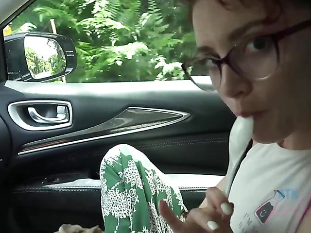 Smoking teen Lola Fae gets fingered in the car and blows outdoors
