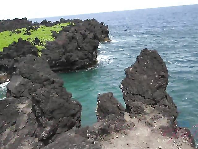 Smoking teen Lola Fae gets fingered in the car and blows outdoors