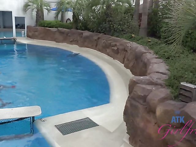 Sexy girlfriend Brooke Wylde displays her big wet tits in the bathtub