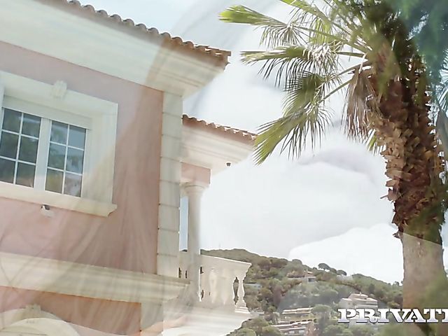 Bikini big tits girl Alice Wayne wants to suck and fuck