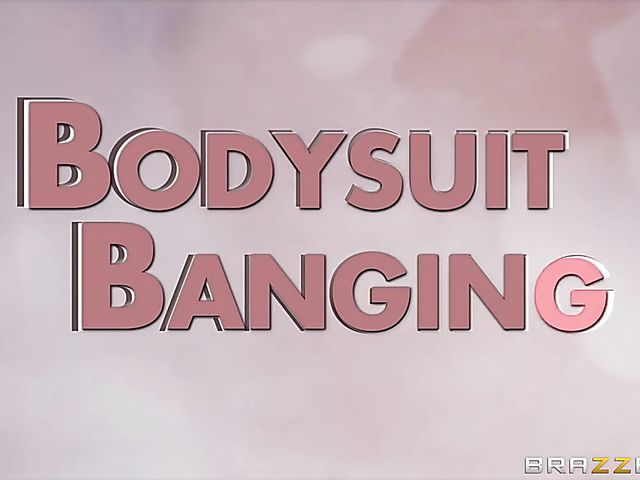 Oiled up Valentina Nappi with big natural boobs takes off her brazzers bodysuit and gets banged