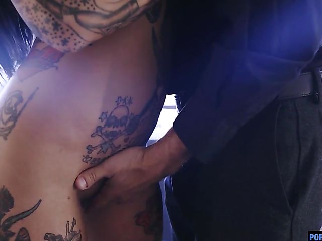 Tattooed busty goth lady Jessie Lee is ready for his cock