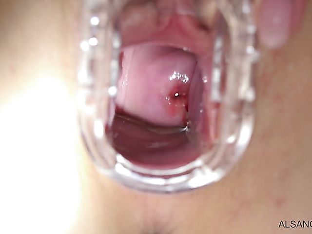 Behind the scenes of Leanne Lace's ALS Scan photoshoot with a speculum