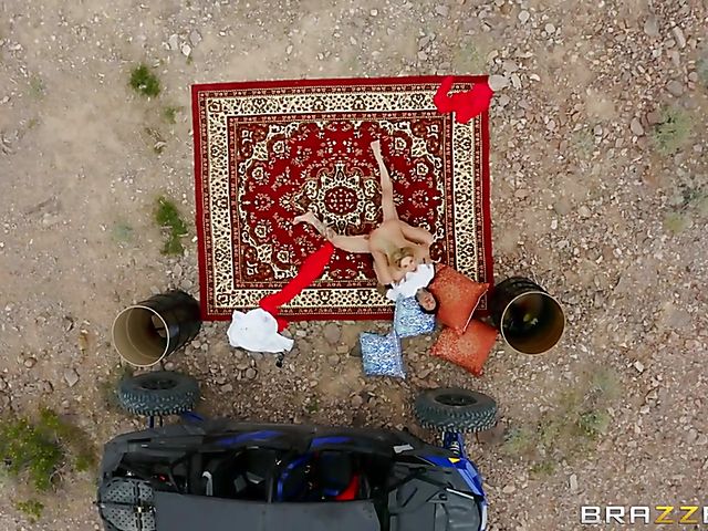 Abella Danger outdoor sex with her heavy black boots on in the desert 