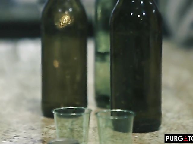 Jaye Summers & Vienna Black - Sexy foursome couples really enjoy