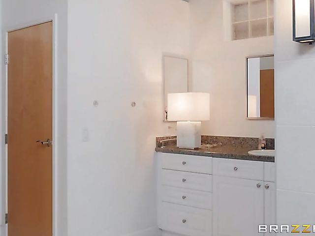 Black on white brazzers threesome with Giselle Palmer and Lena Paul