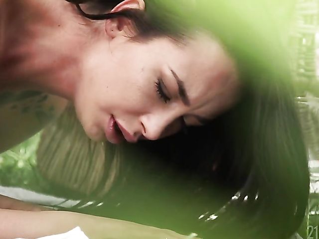 Garden fuck on a blanket with romantic Freya Dee who loves outdoor sex so much