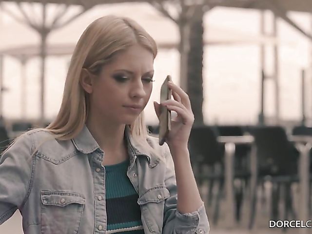 Slim anal lover Rebecca Volpetti gets pounded in the ass