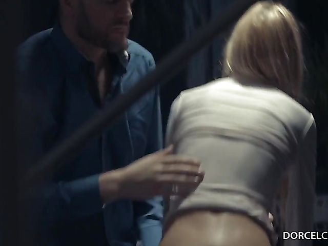 Slim anal lover Rebecca Volpetti gets pounded in the ass