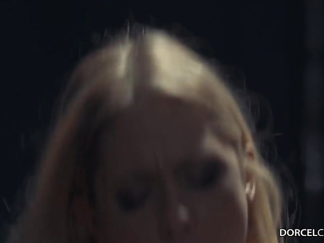 Slim anal lover Rebecca Volpetti gets pounded in the ass