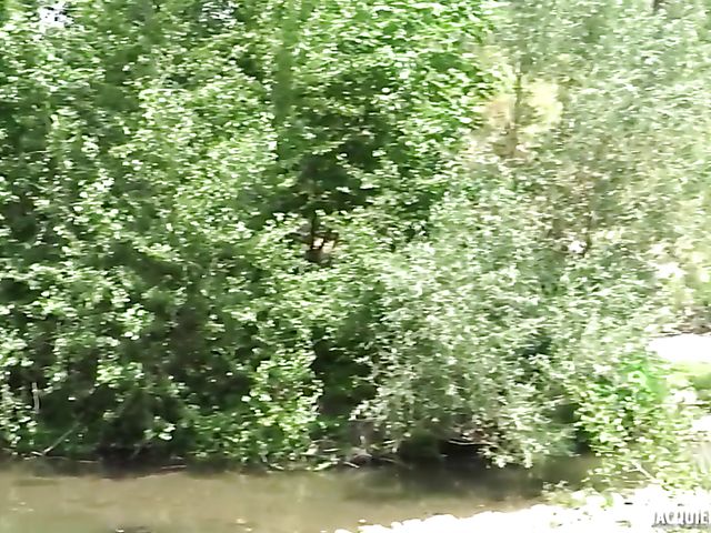 Outdoor girl-on-girl and FFM 3some with French MILF Stephanie