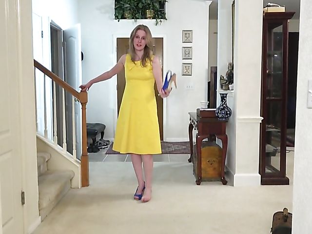 Chelsea Carter - Panties down and fingering herself on the floor