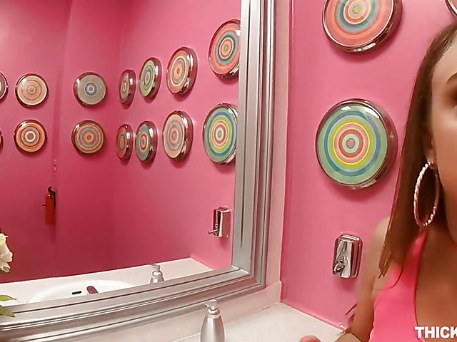 Gia Derza -Teen big ass girl in sexy shorts looking for entertainment