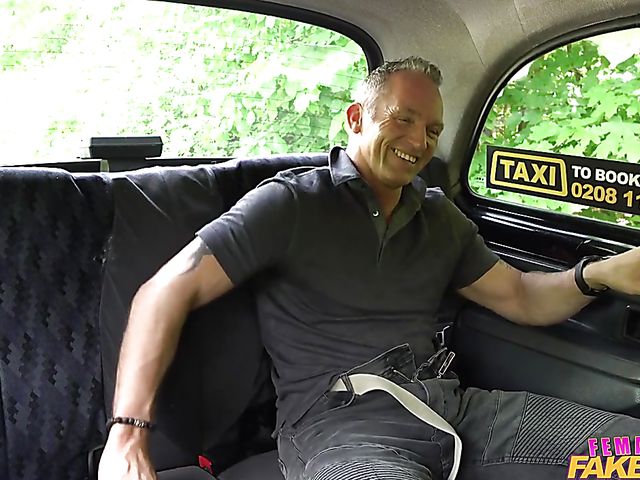 Hard crazy fuck with squirting MILF Jarushka Ross in a taxi