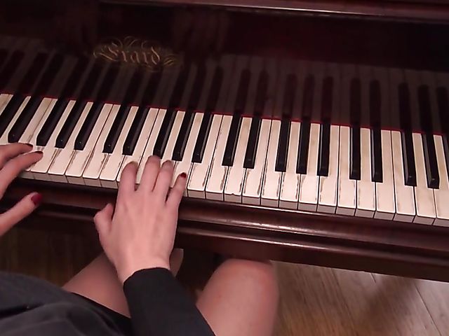 Great piano lesson with French anal MILF Camille