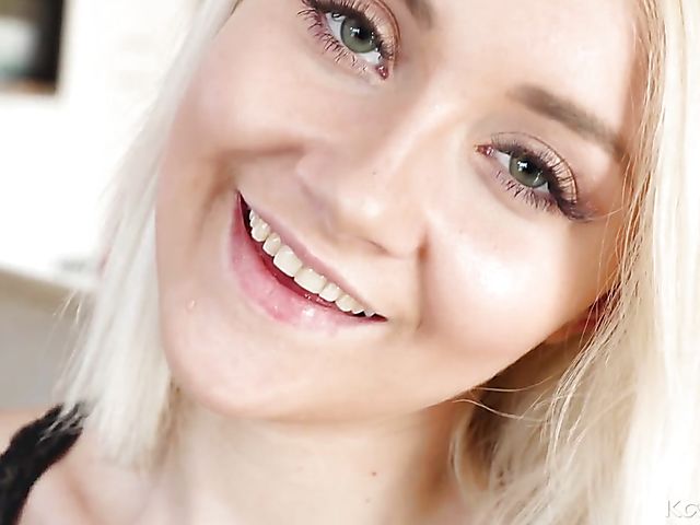 Licking machine fun and dildo ride with cute Marilyn Sugar