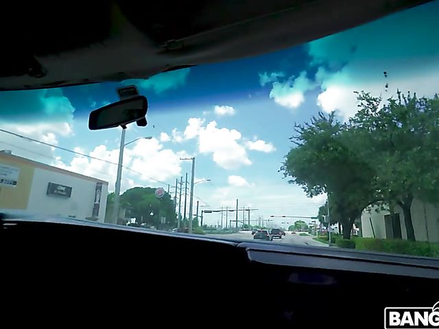 Stacked teen with young big tits Dylann Vox gets a ride