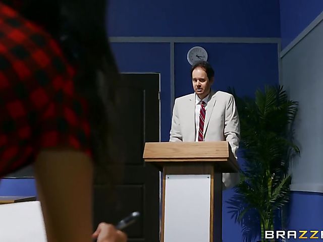 Brazzers student with big natural tits Sofi Ryan gets it