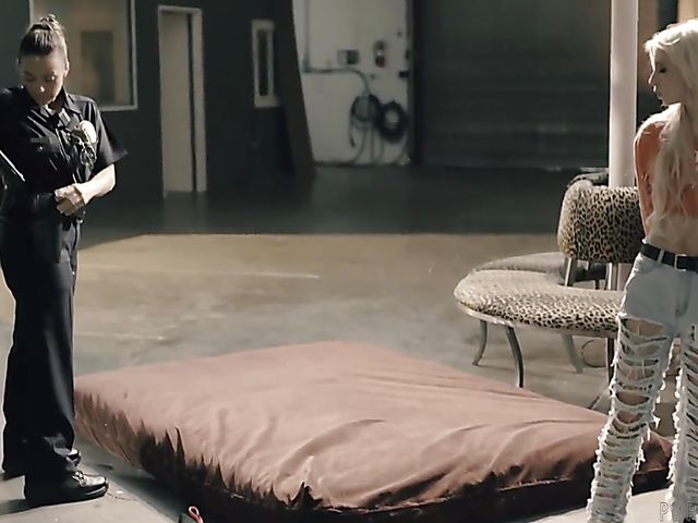 Police lesbian Abigail Mac arresting Kenzie Reeves's pussy