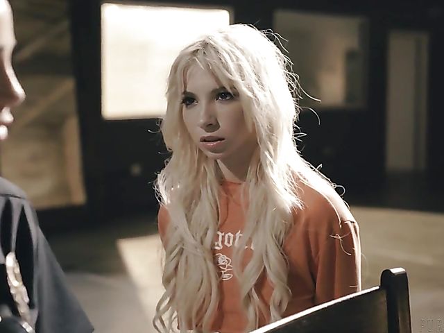 Police lesbian Abigail Mac arresting Kenzie Reeves's pussy