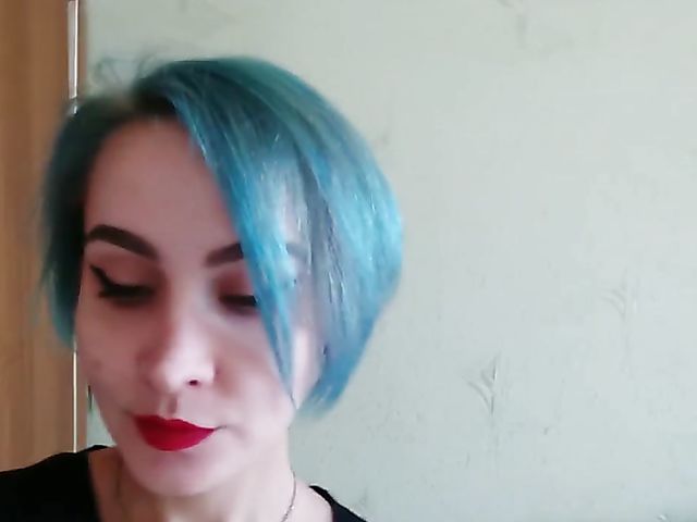 Russian amateur goes out with ben wa balls in her vagina