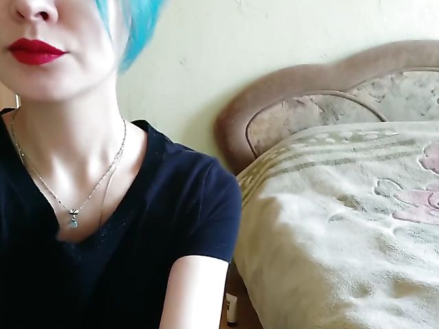 Russian amateur goes out with ben wa balls in her vagina