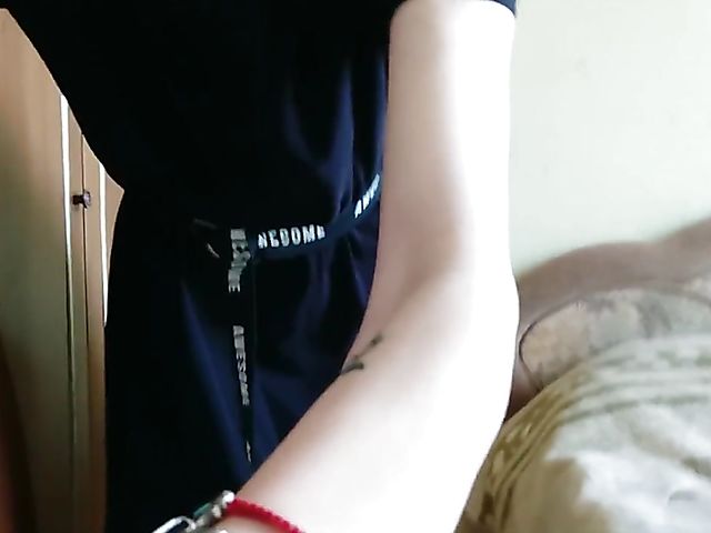 Russian amateur goes out with ben wa balls in her vagina