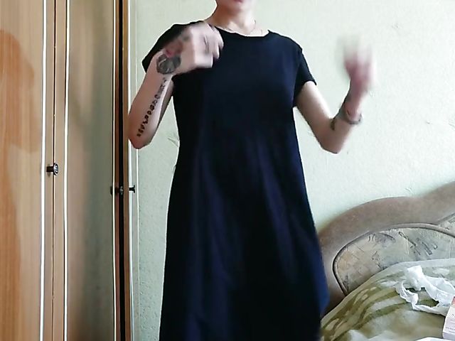 Russian amateur goes out with ben wa balls in her vagina