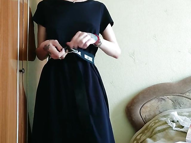 Russian amateur goes out with ben wa balls in her vagina